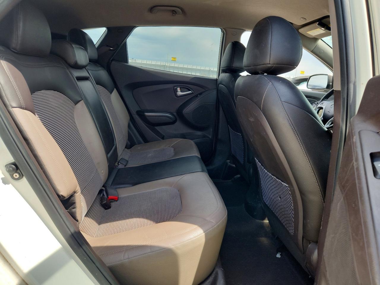 2011 HYUNDAI TUCSON