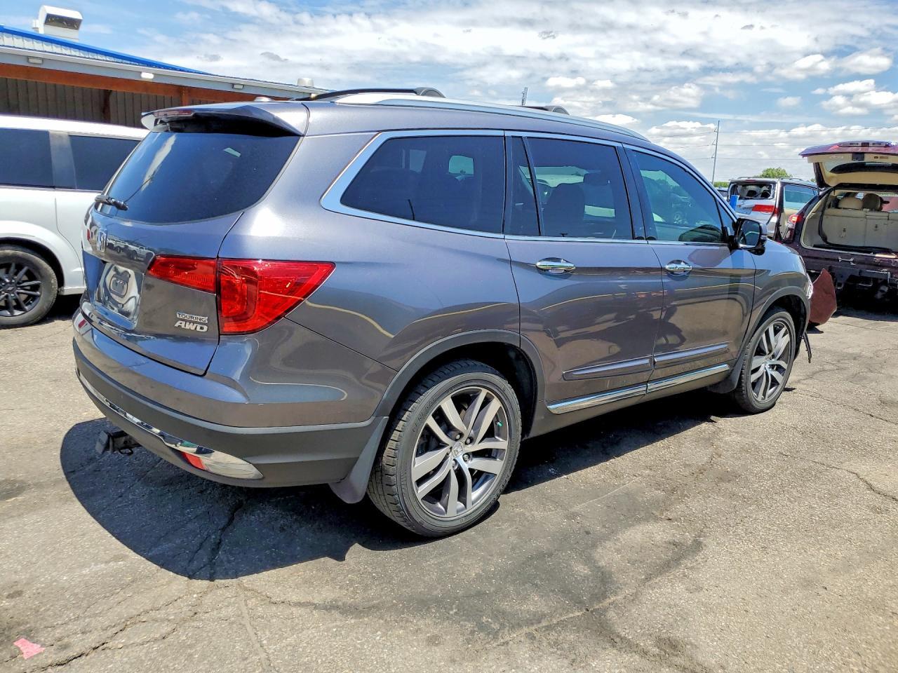 2016 HONDA PILOT