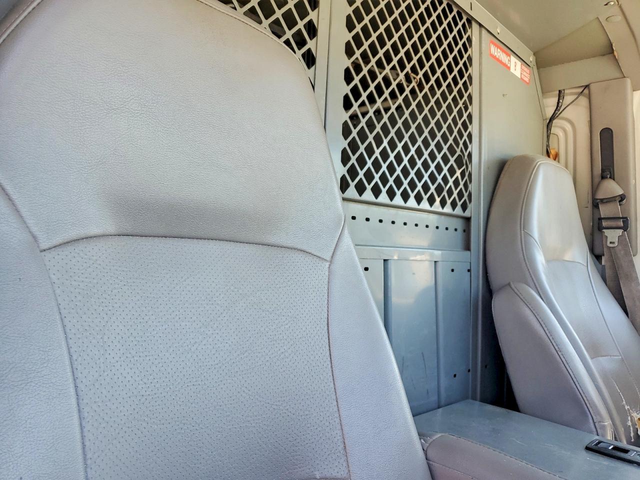 2002 FORD ECONOLINE
