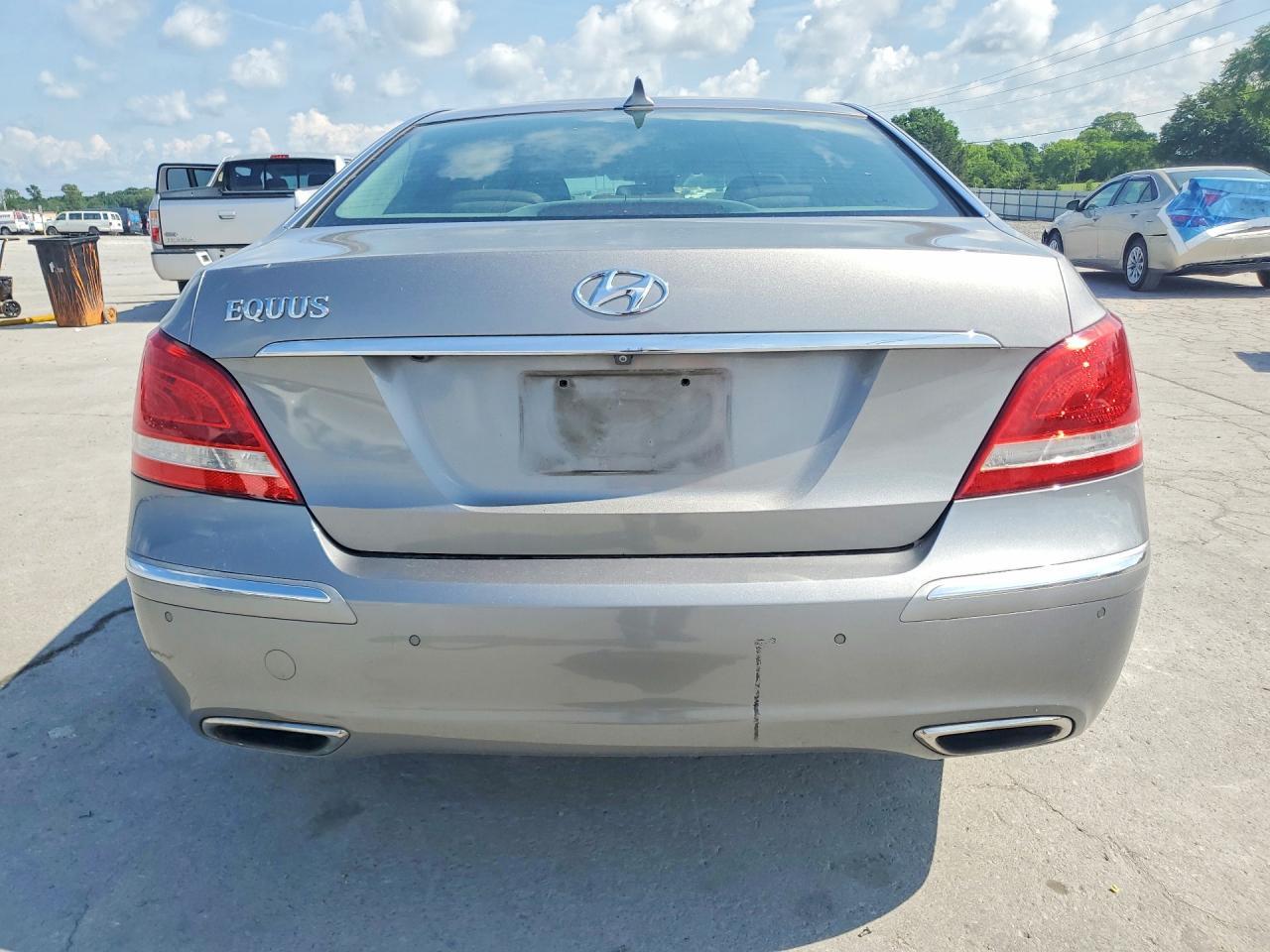 2011 HYUNDAI Equus