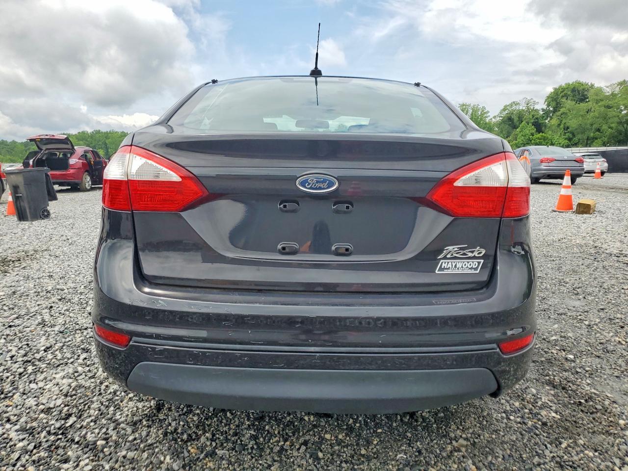 2014 FORD Fiesta