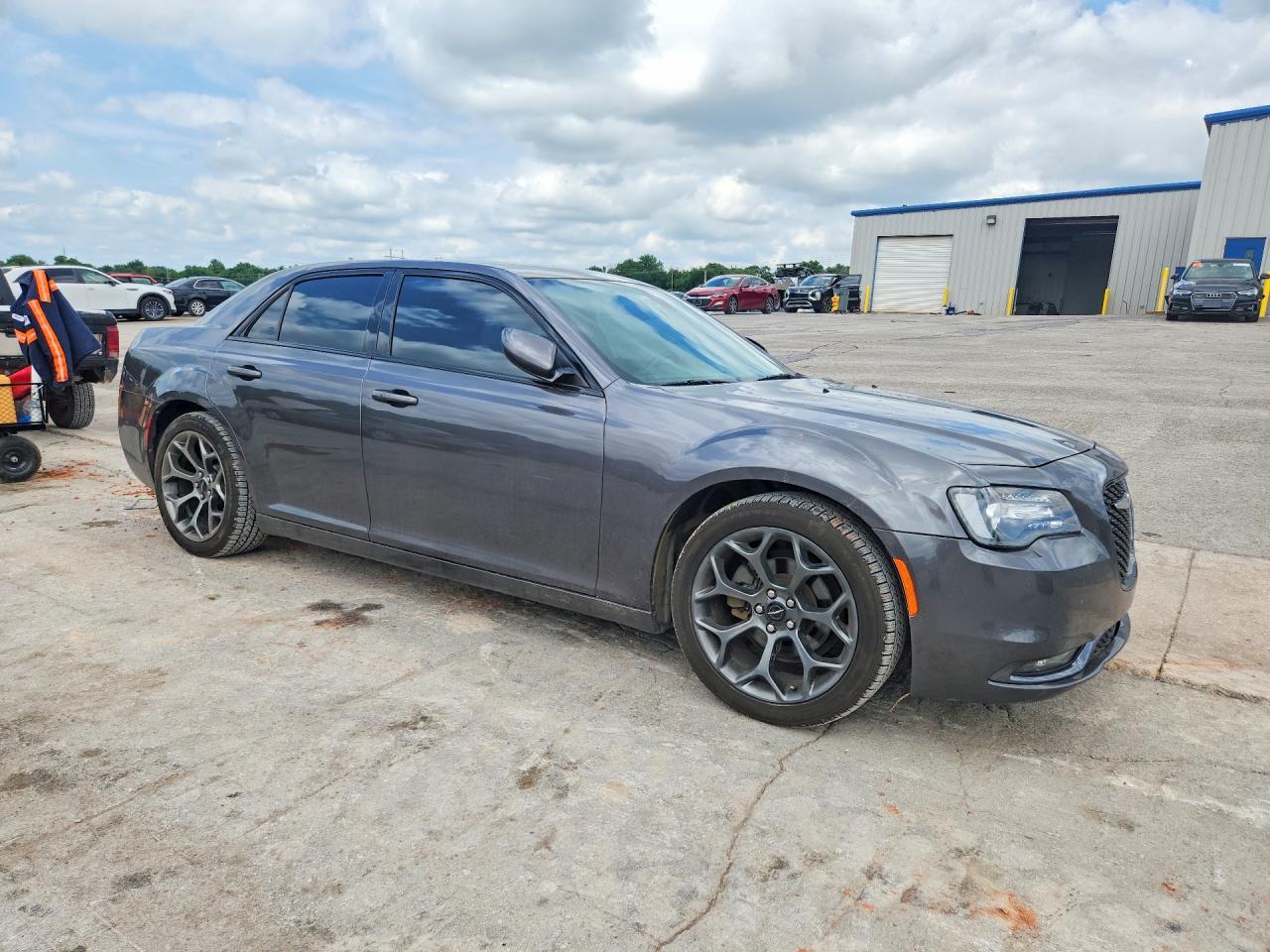 2016 CHRYSLER 300