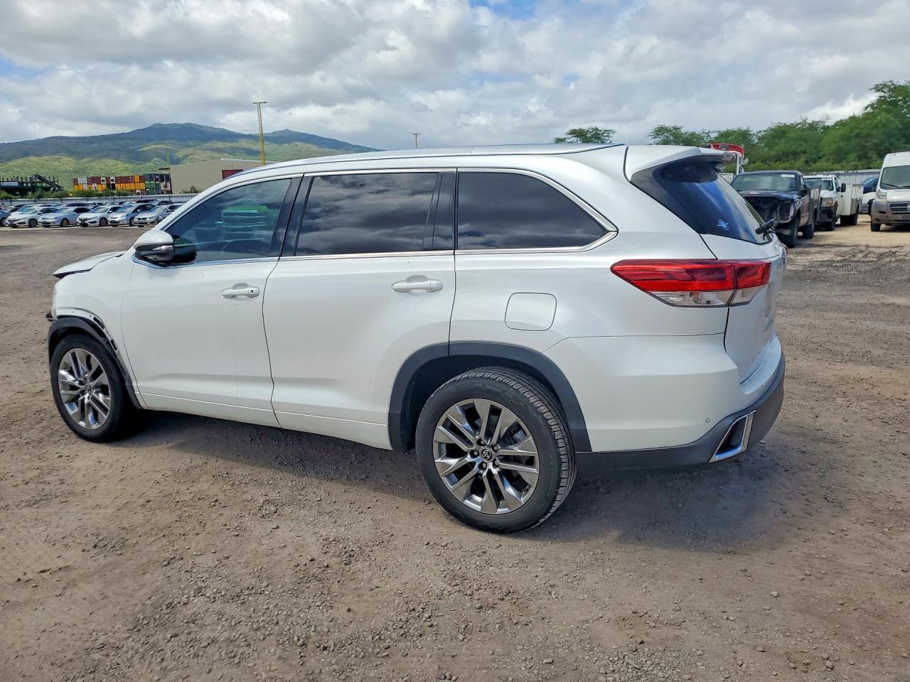 2019 TOYOTA HIGHLANDER