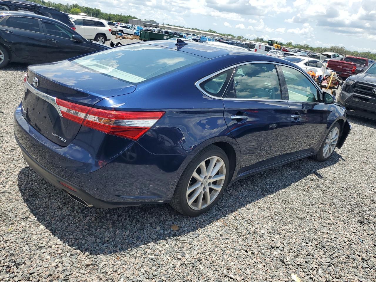 2013 TOYOTA Avalon