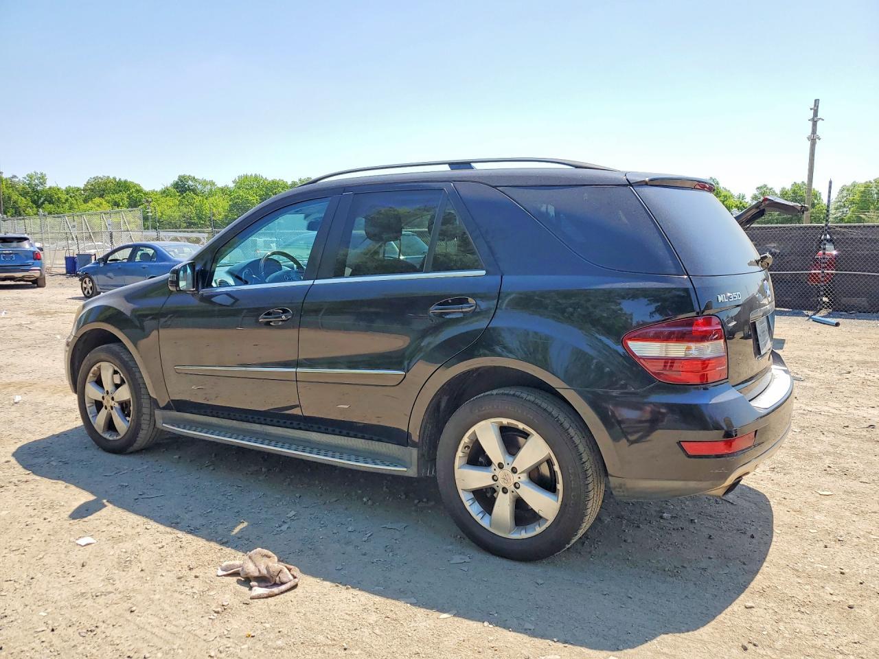 2011 MERCEDES-BENZ ML-Class