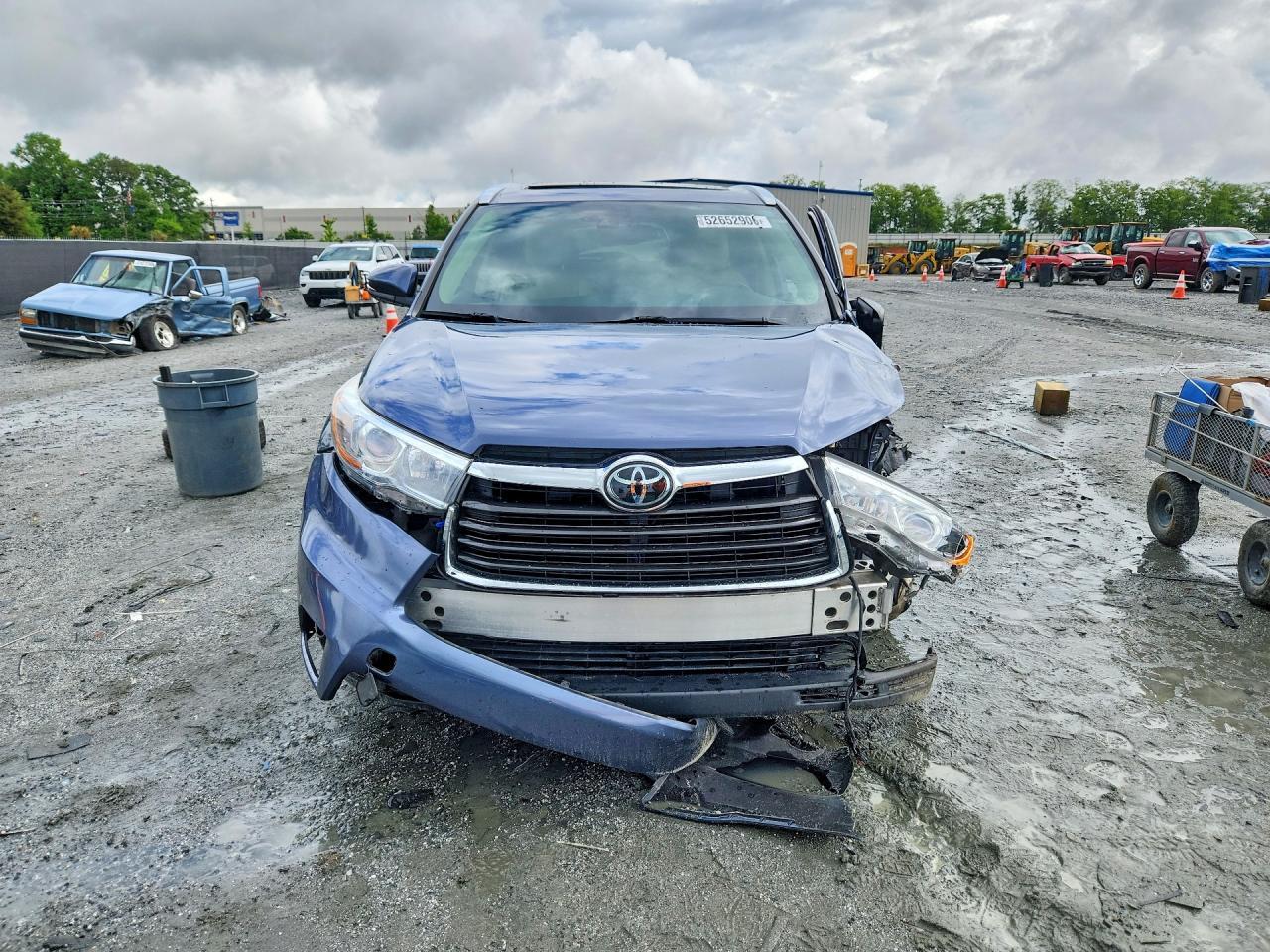 2016 TOYOTA HIGHLANDER