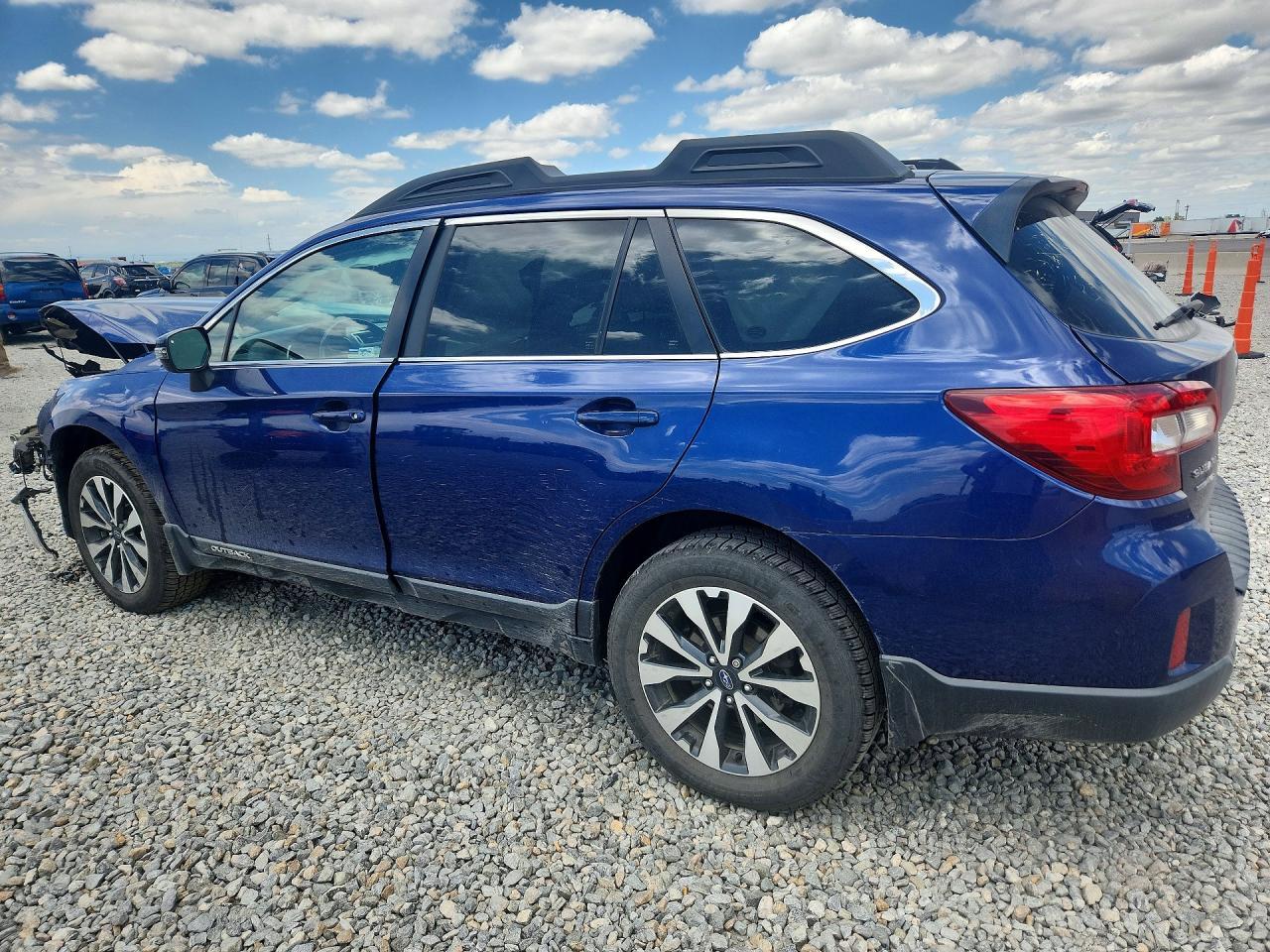 2015 SUBARU Outback