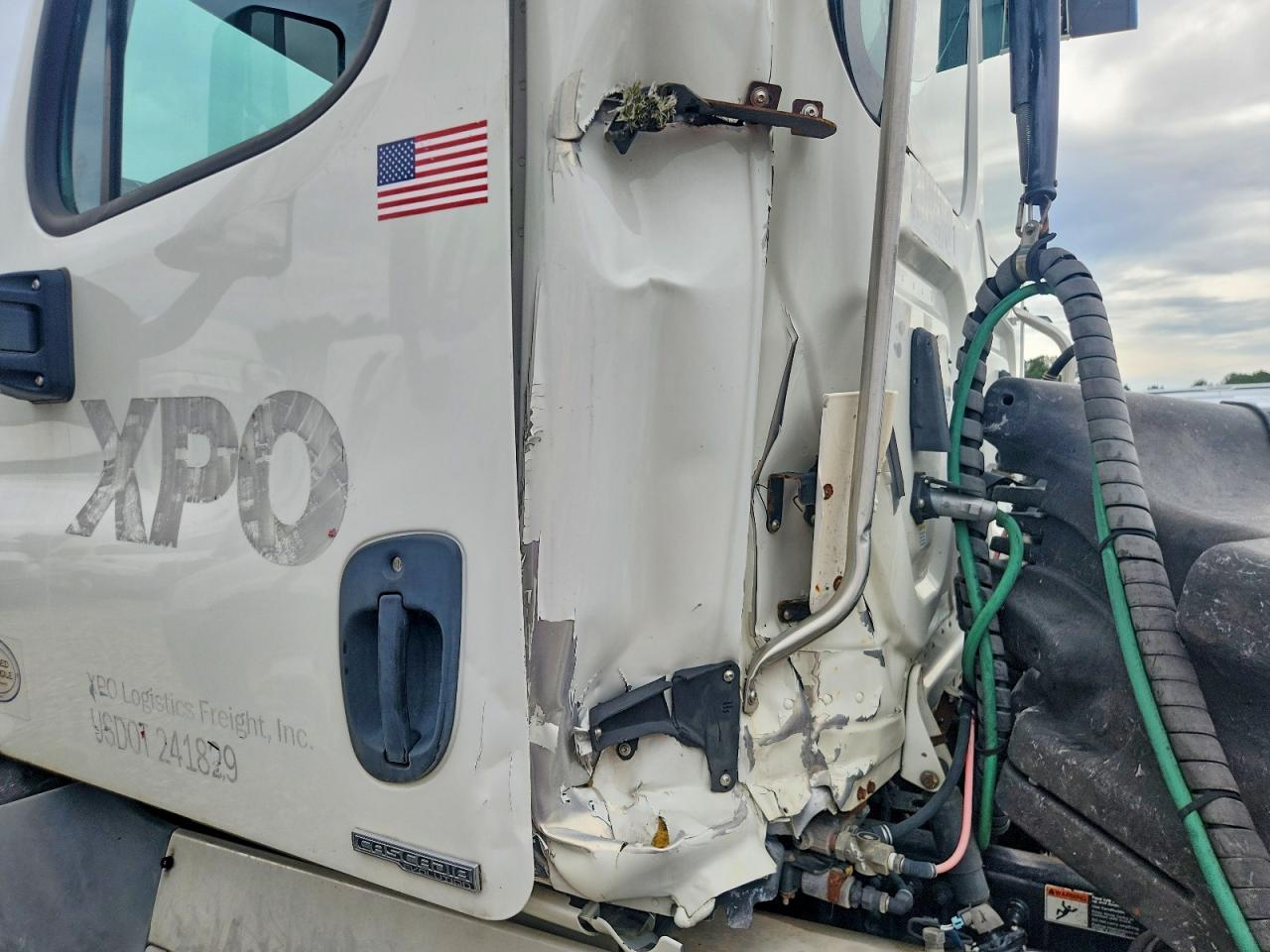 2018 FREIGHTLINER Cascadia 113