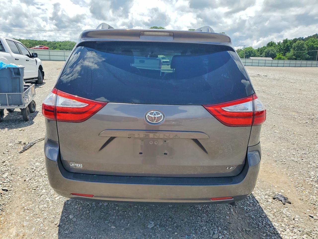 2015 TOYOTA SIENNA
