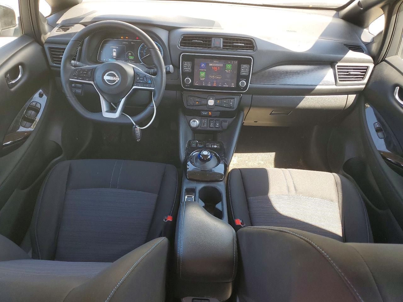 2025 NISSAN LEAF
