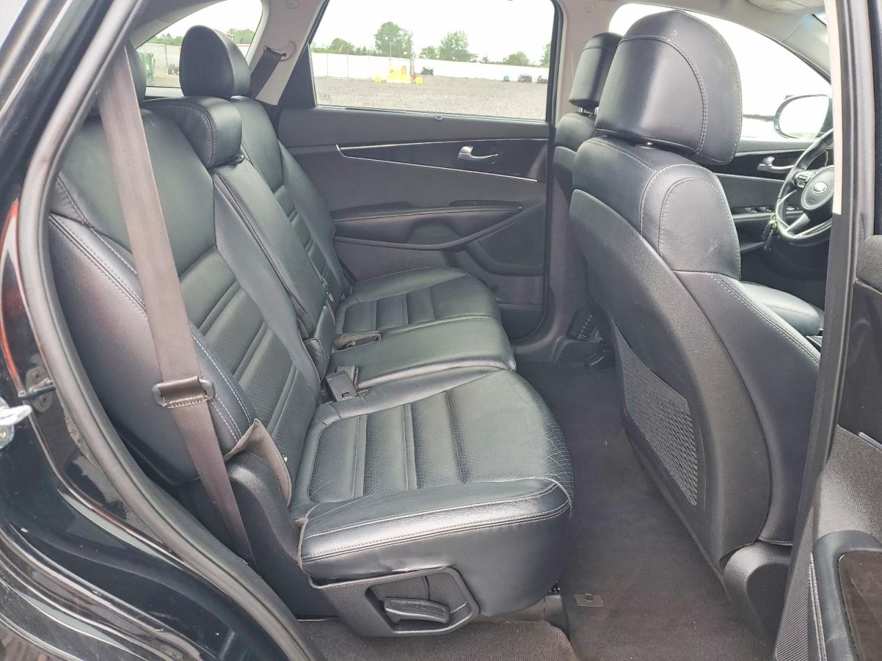 2017 KIA SORENTO