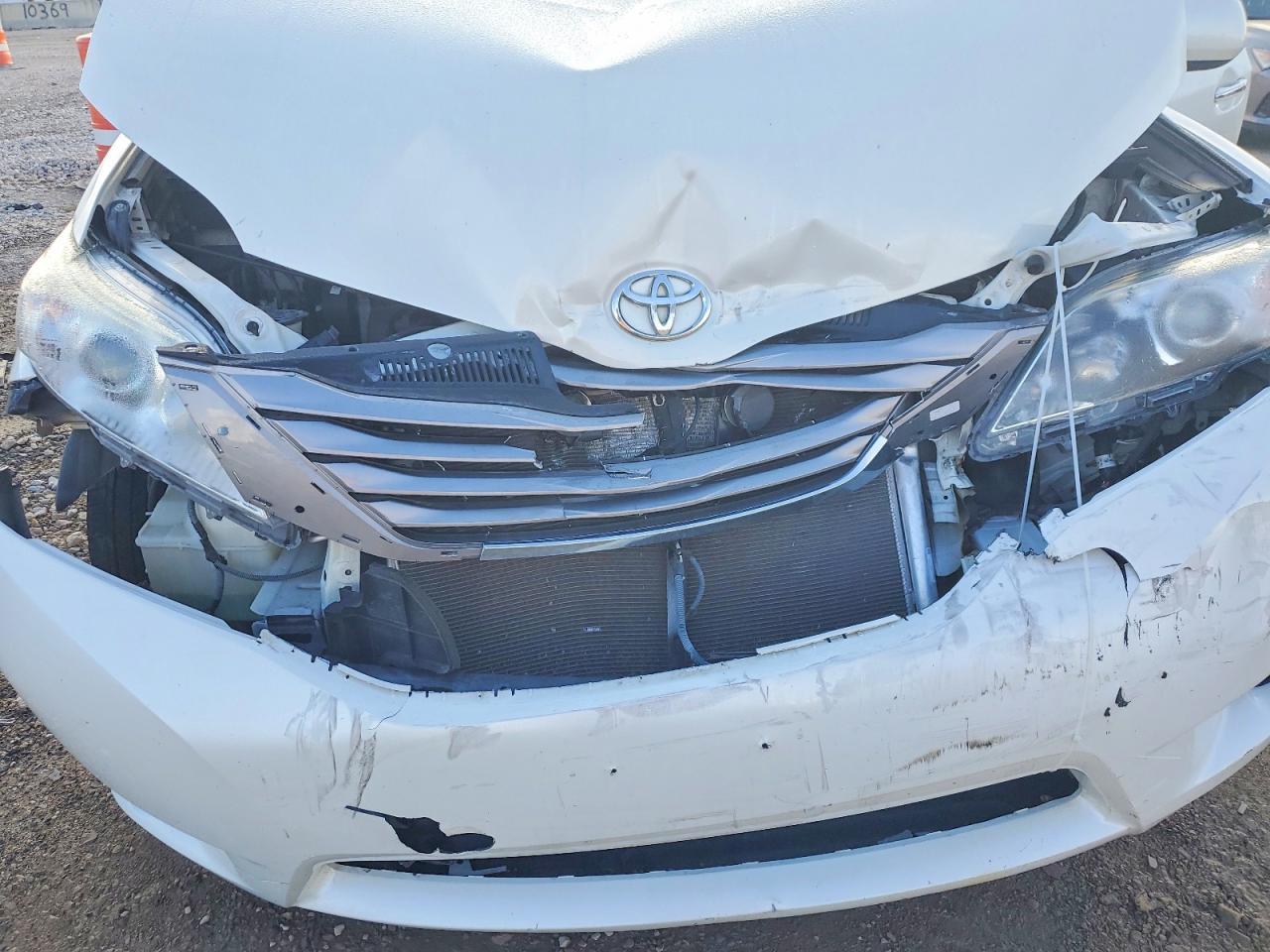2017 TOYOTA SIENNA