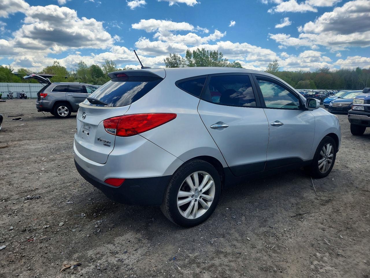 2011 HYUNDAI TUCSON