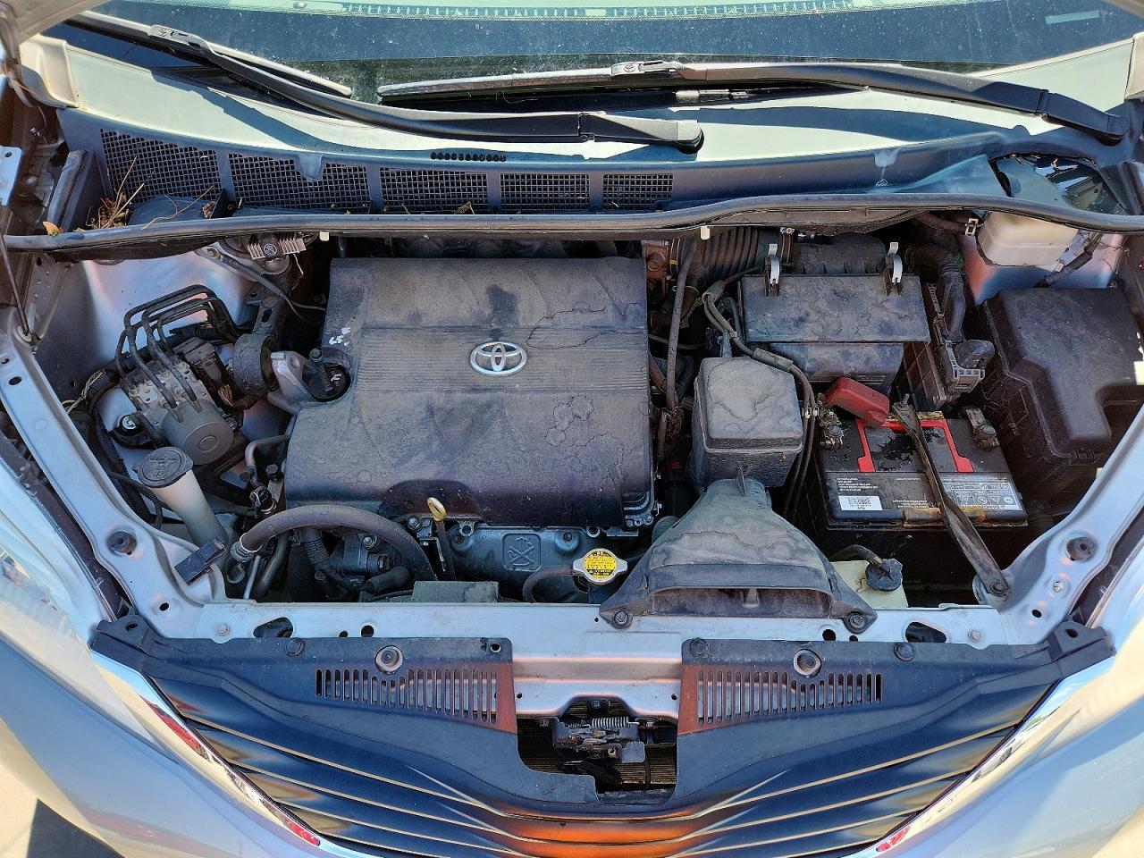 2013 TOYOTA SIENNA