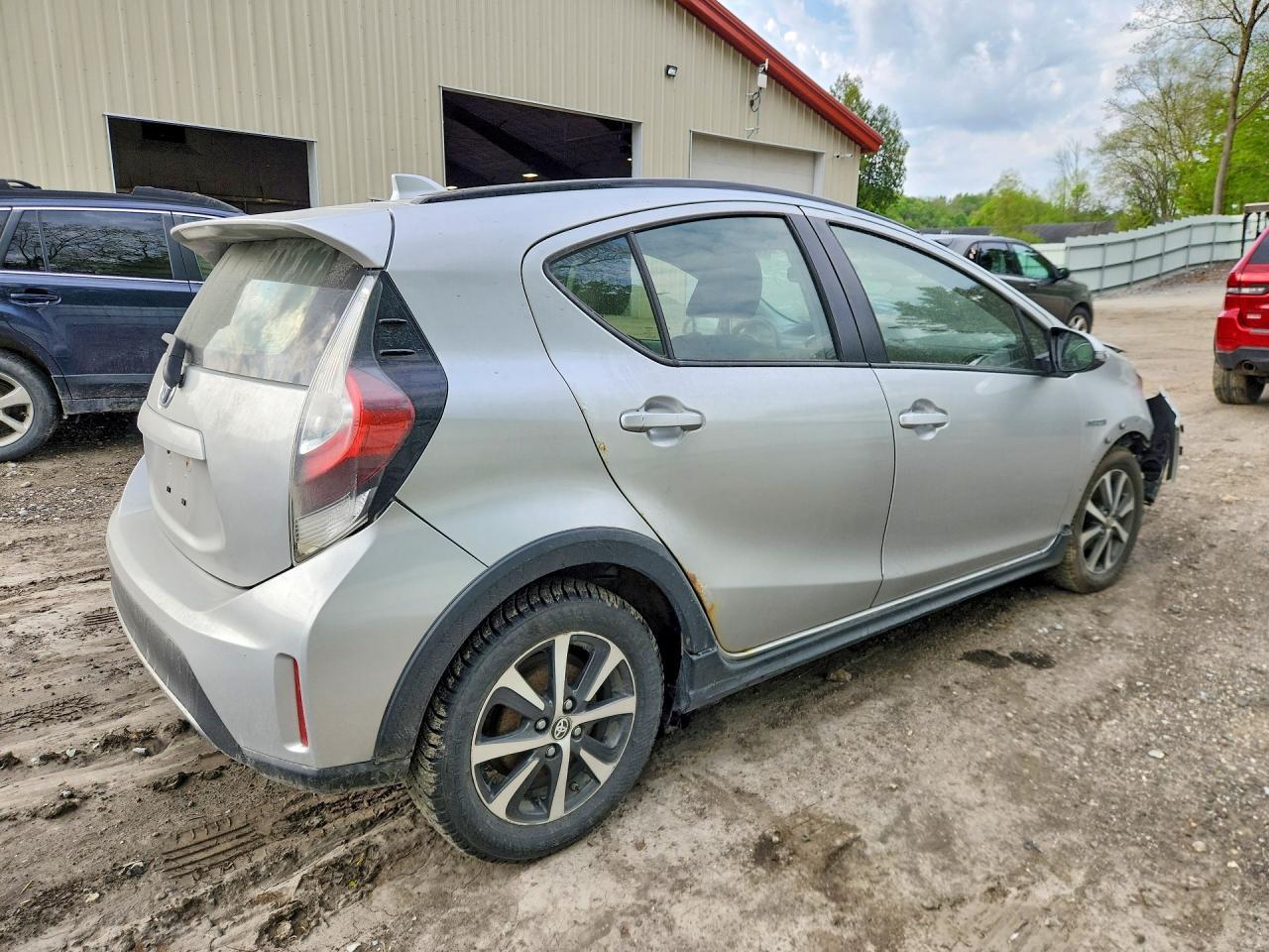 2018 TOYOTA Prius c