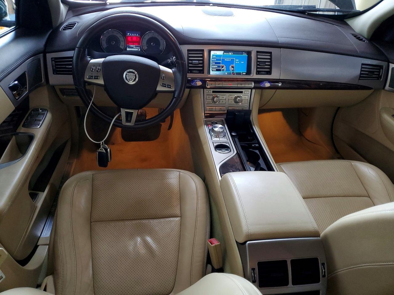 2011 JAGUAR XF