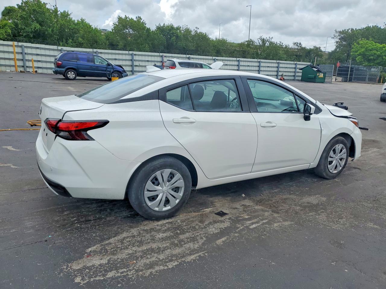 2025 NISSAN VERSA