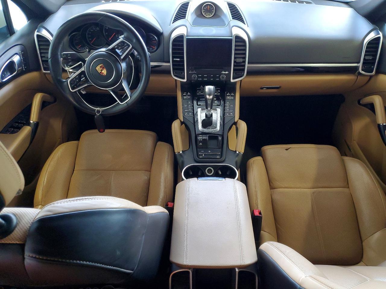 2018 PORSCHE CAYENNE