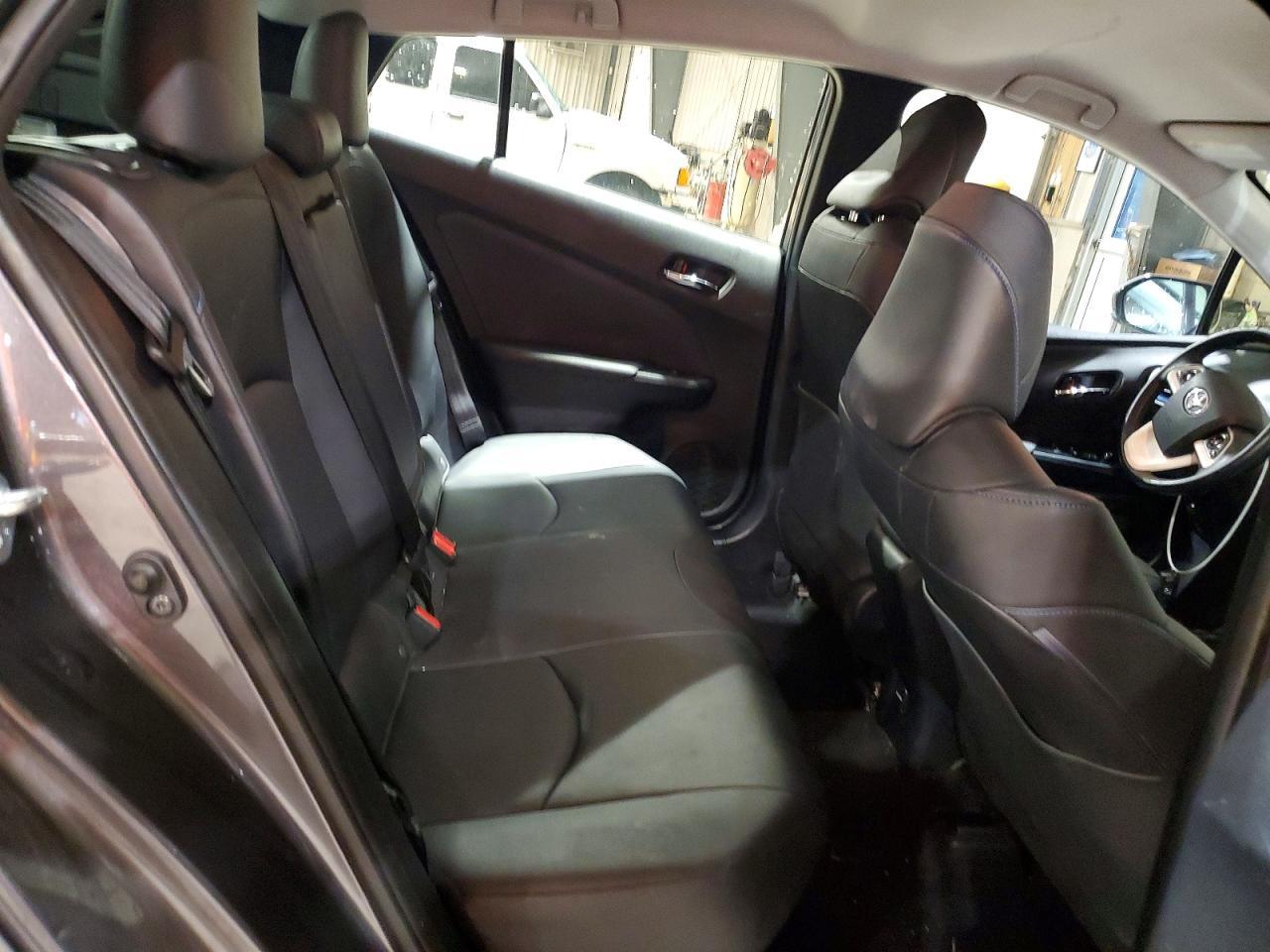 2017 TOYOTA PRIUS