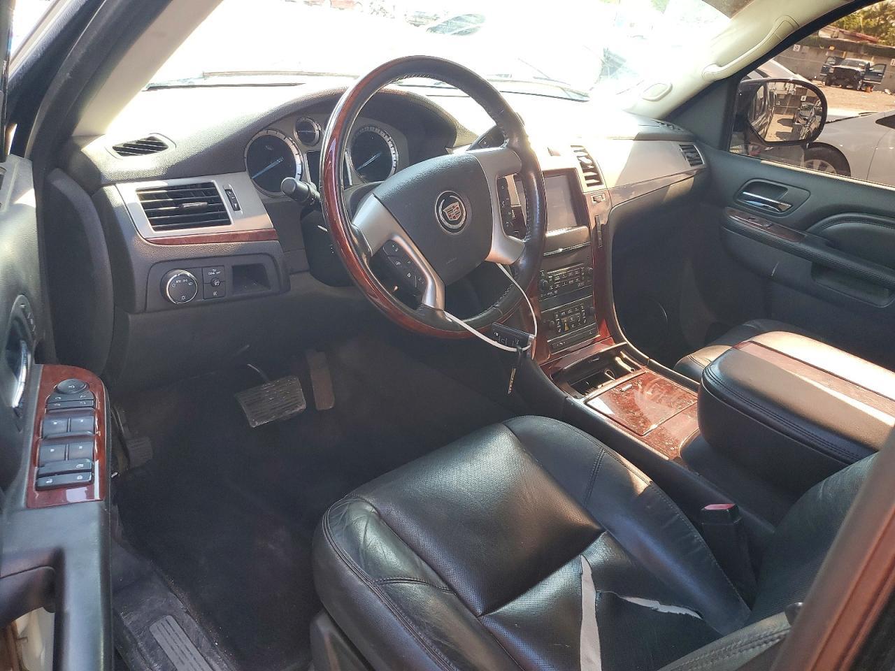 2011 CADILLAC Escalade EXT