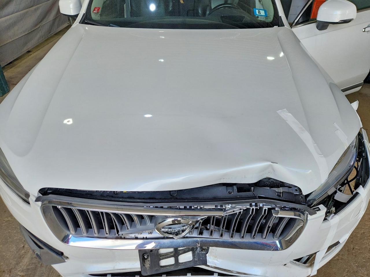 2022 VOLVO XC90