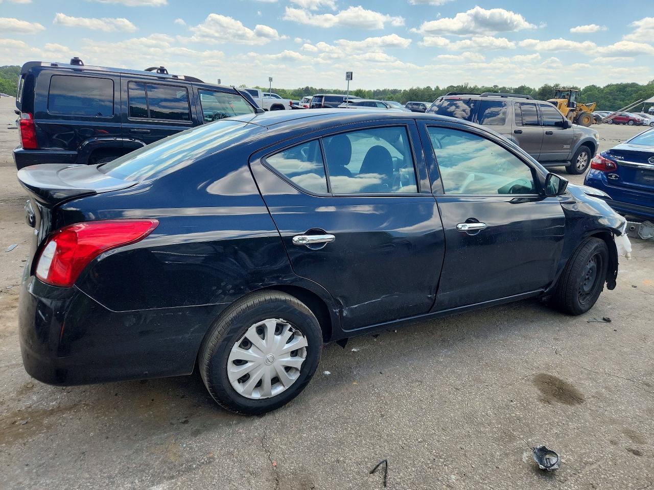 2019 NISSAN VERSA
