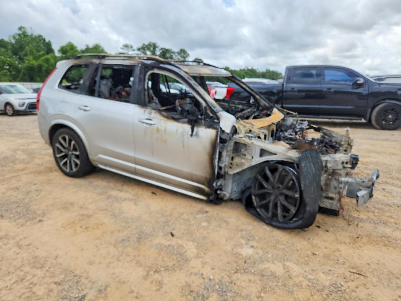 2017 VOLVO XC90