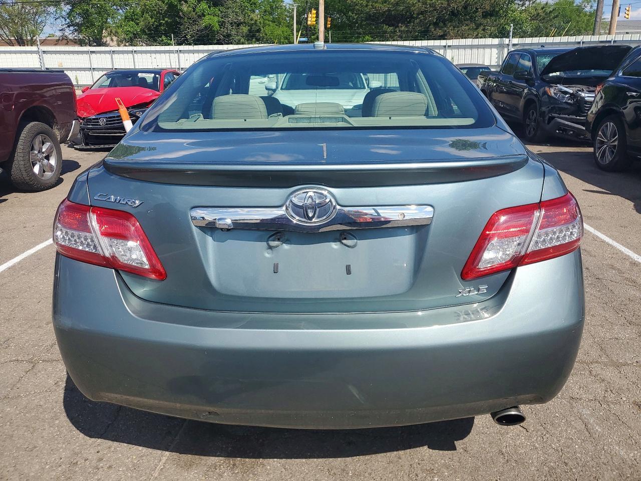2011 TOYOTA CAMRY