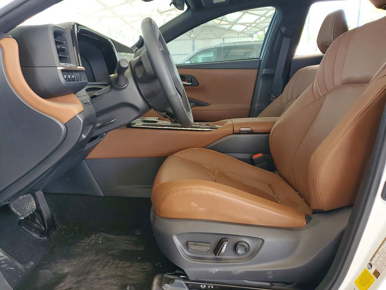 2025 TOYOTA Crown