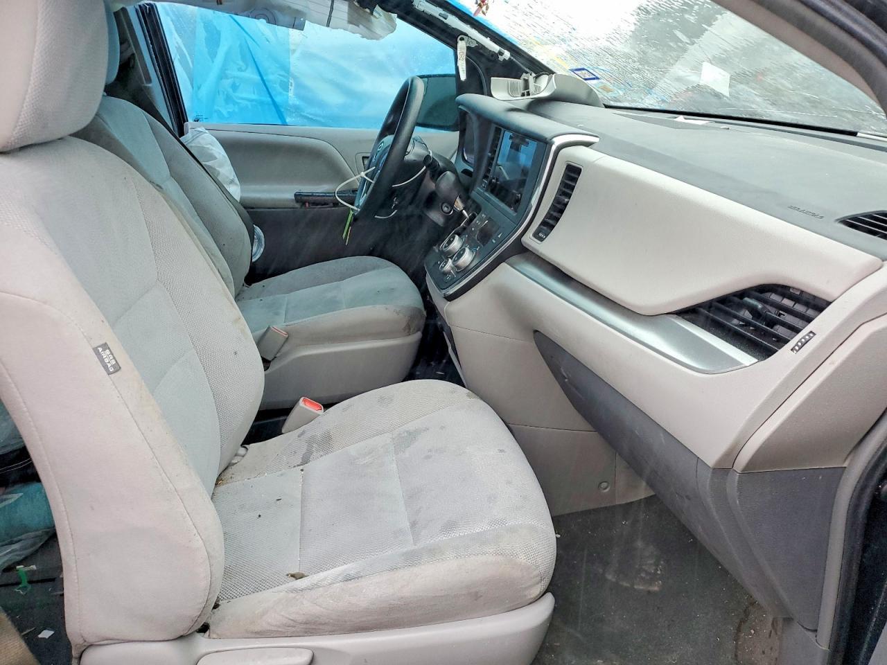 2015 TOYOTA SIENNA