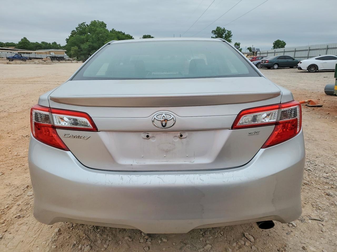 2014 TOYOTA CAMRY