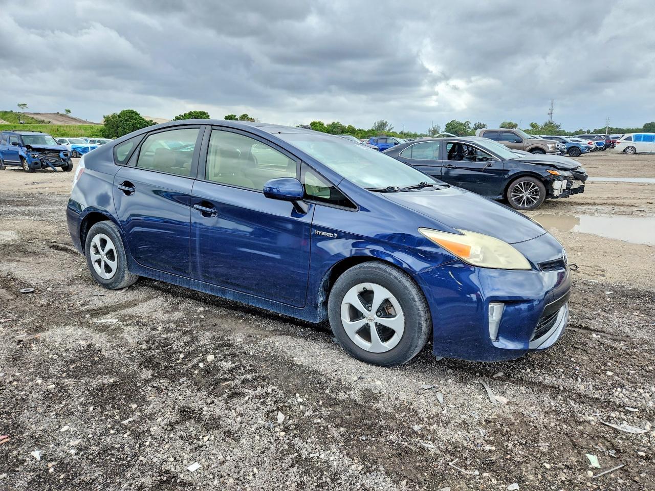 2012 TOYOTA PRIUS