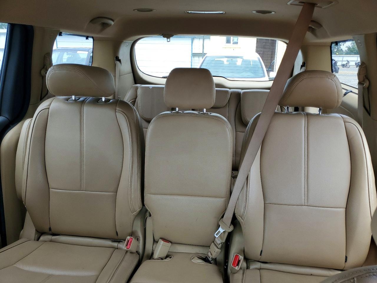 2016 KIA SEDONA