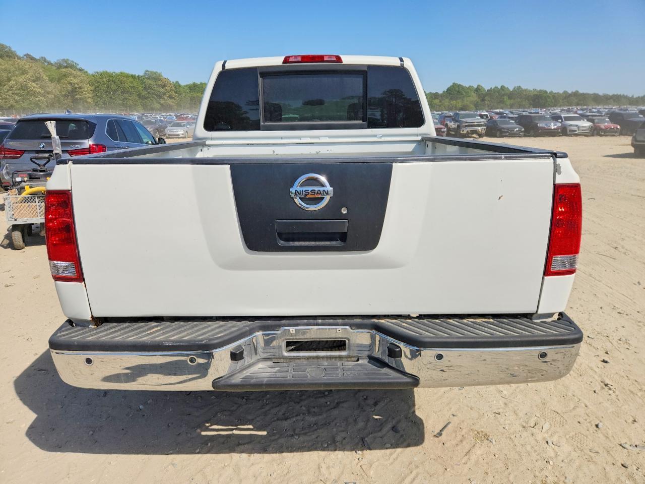 2011 NISSAN Titan