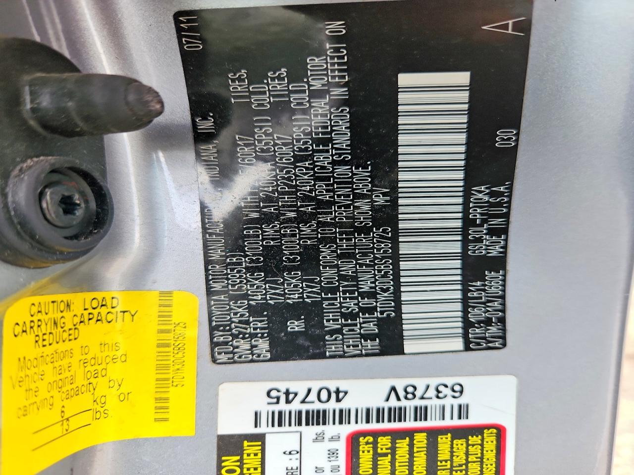 2011 TOYOTA SIENNA