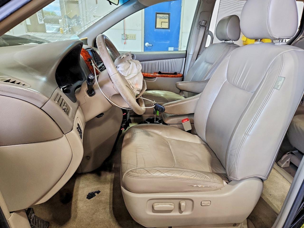 2008 TOYOTA SIENNA