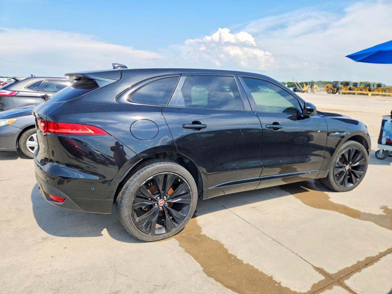 2017 JAGUAR F-Pace