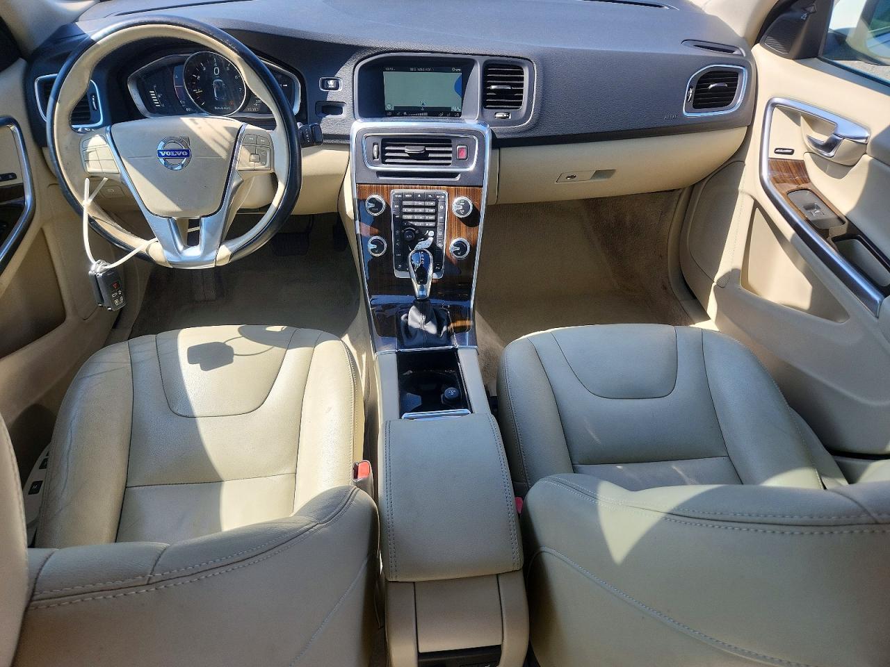 2015 VOLVO S60