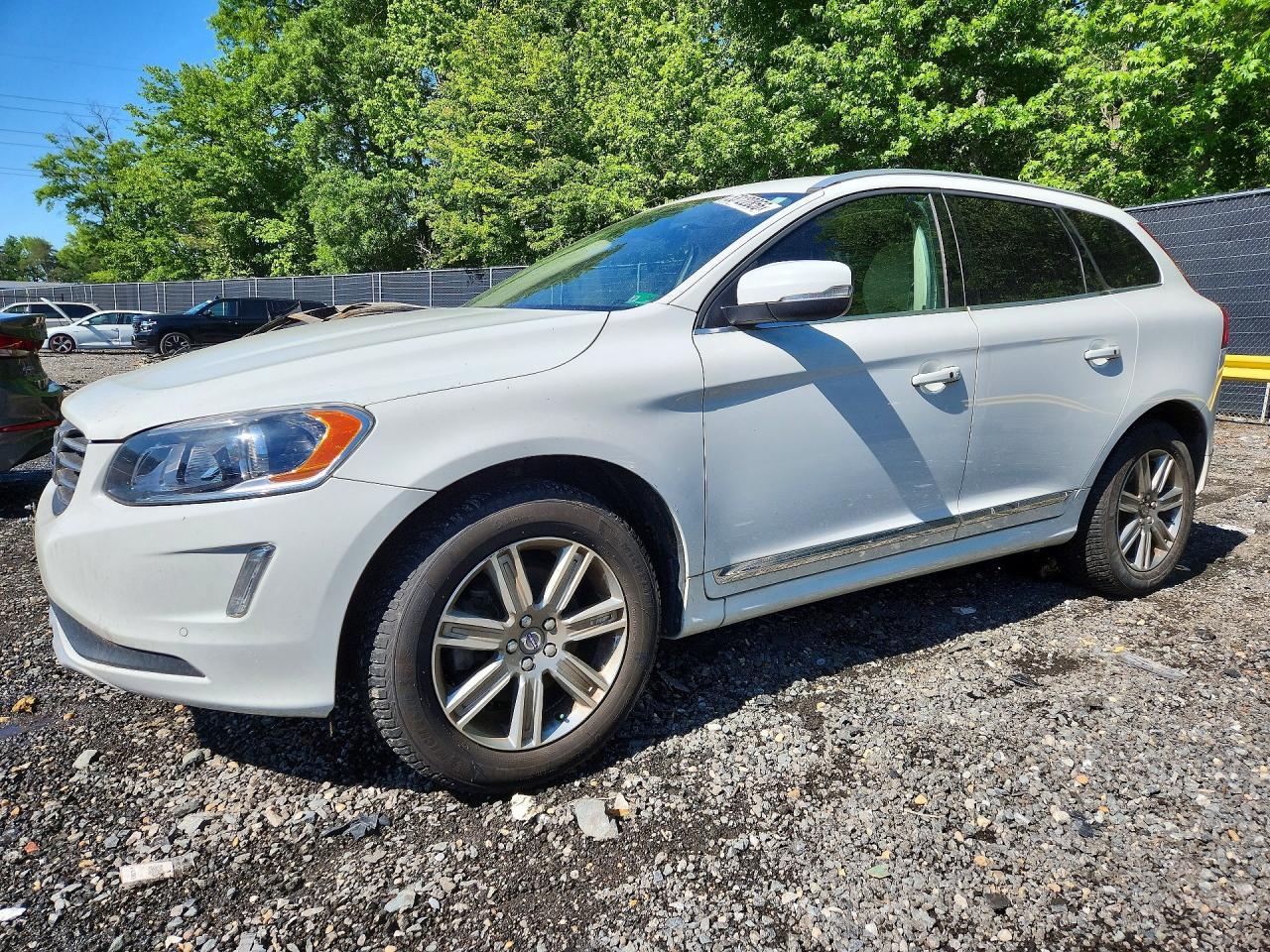 2016 VOLVO XC60