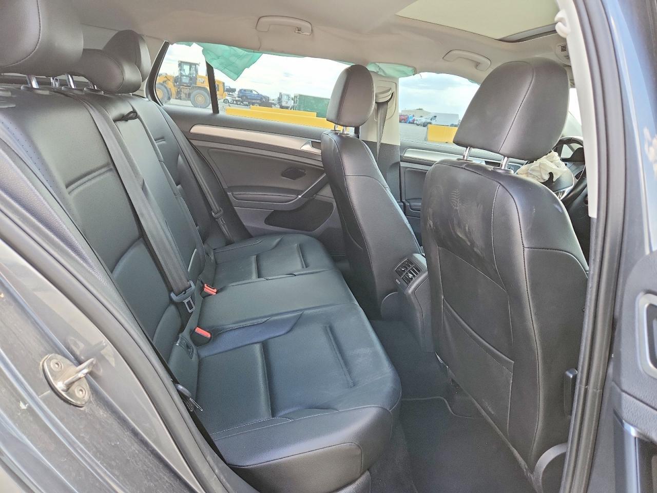 2017 VOLKSWAGEN GOLF