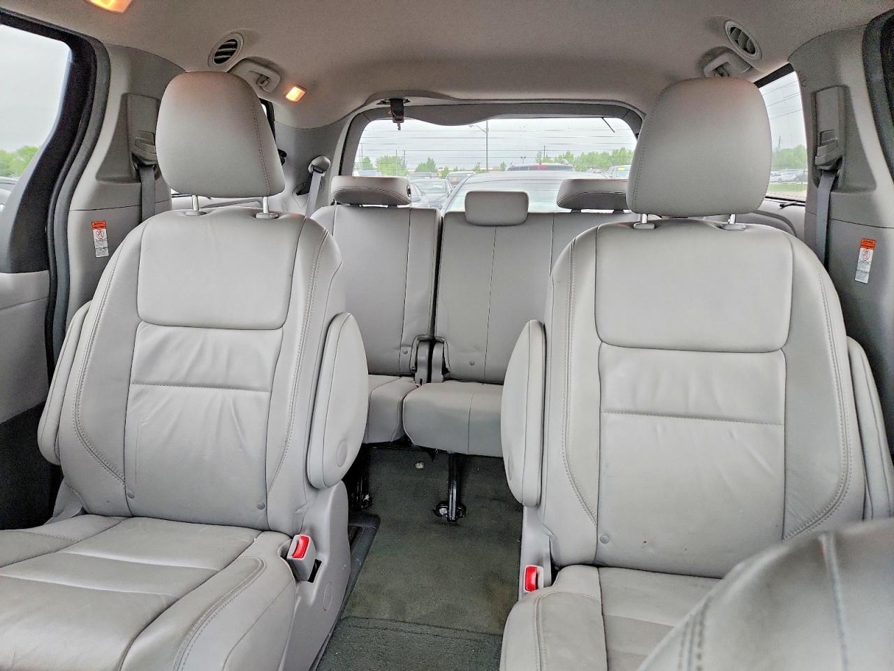 2015 TOYOTA SIENNA