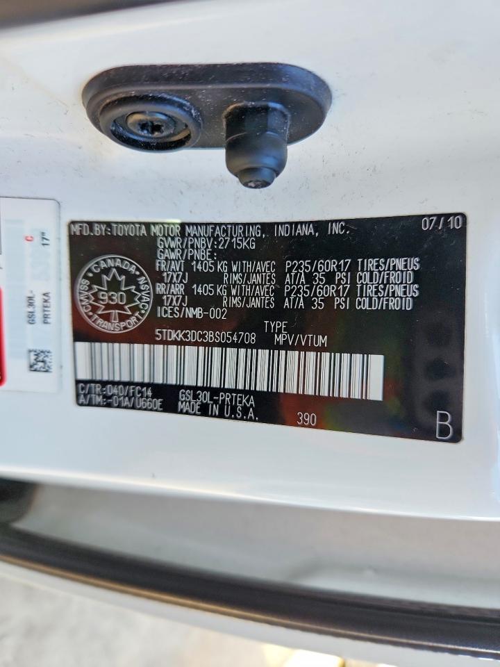2011 TOYOTA SIENNA
