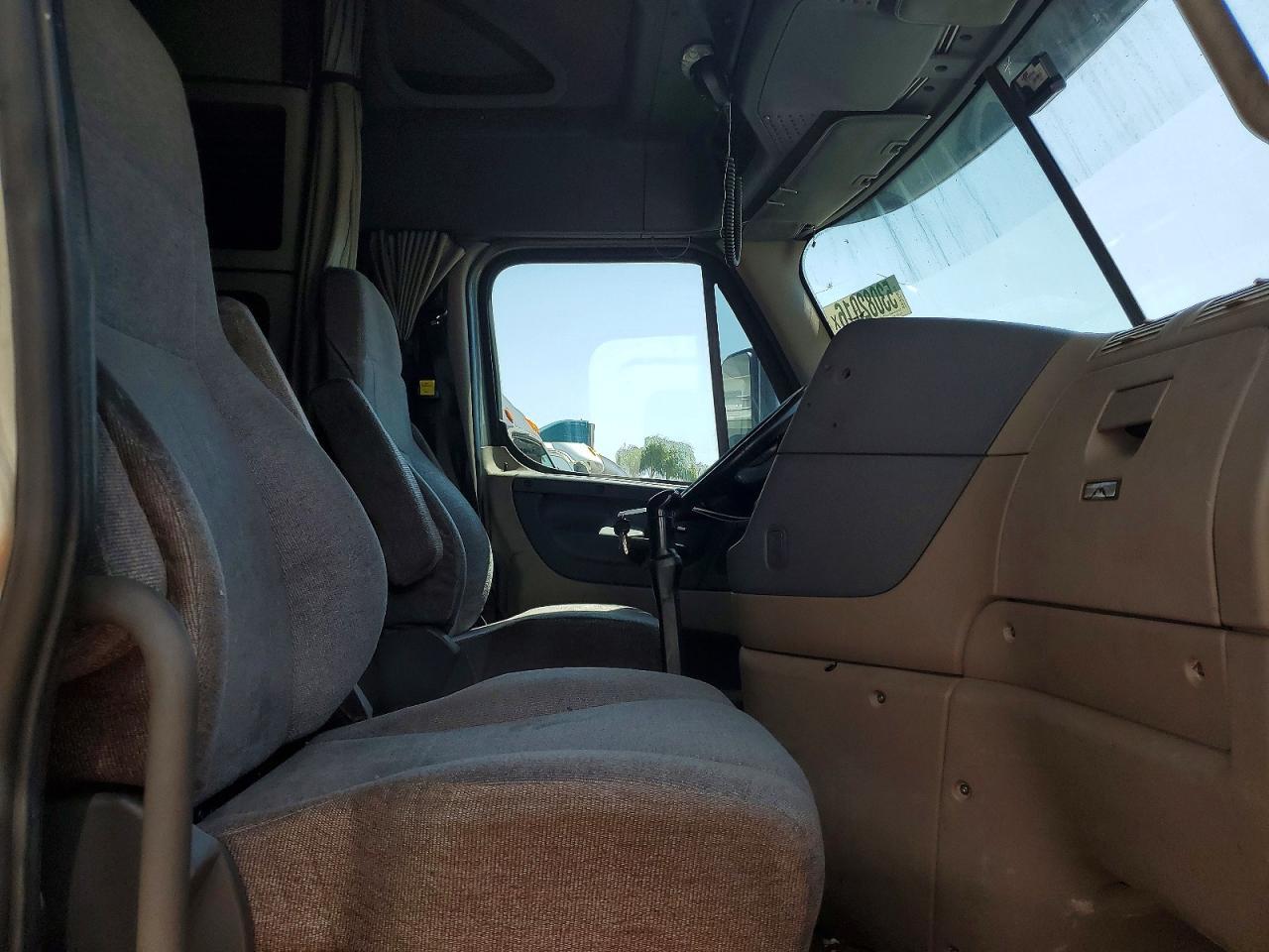 2013 FREIGHTLINER CASCADIA 125