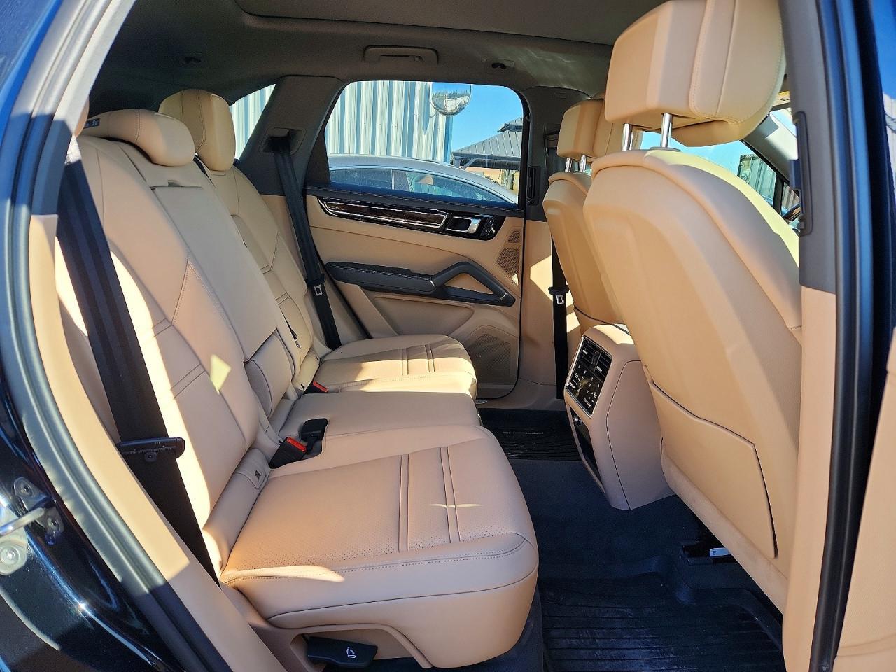 2023 PORSCHE CAYENNE