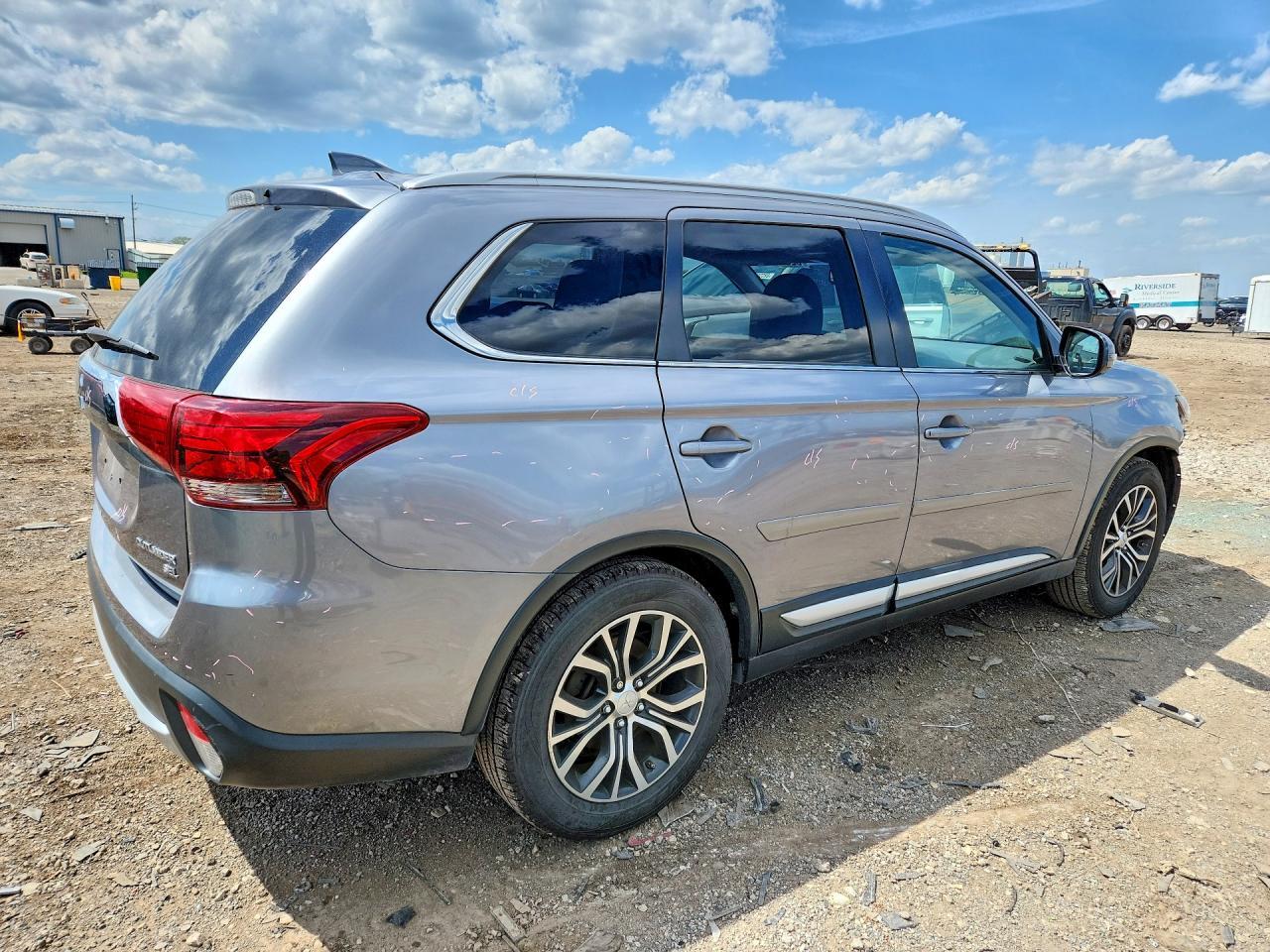 2017 MITSUBISHI outlander