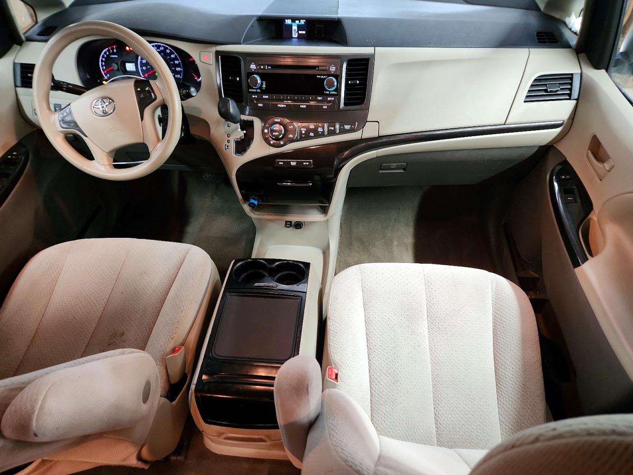 2014 TOYOTA SIENNA