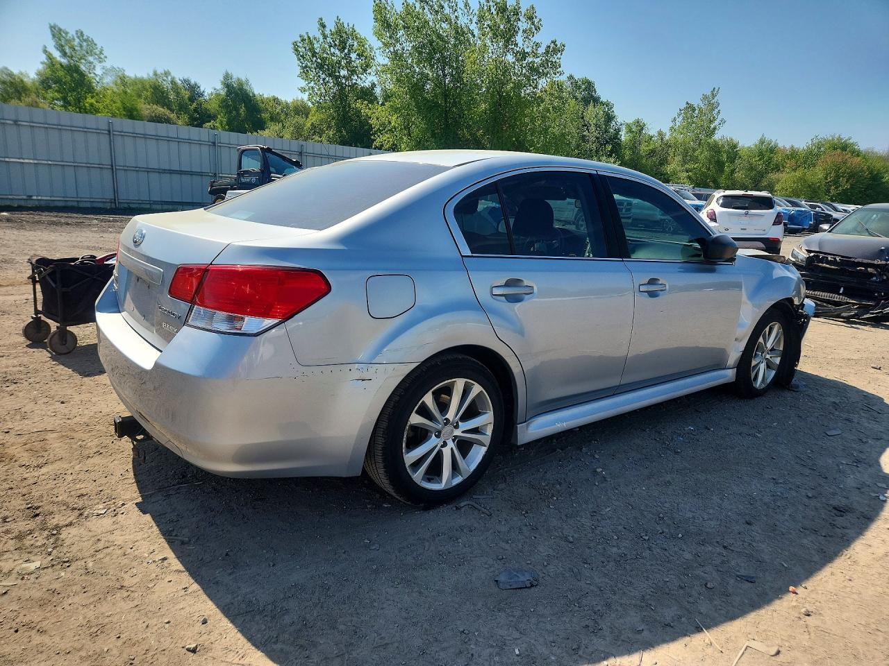 2014 SUBARU Legacy