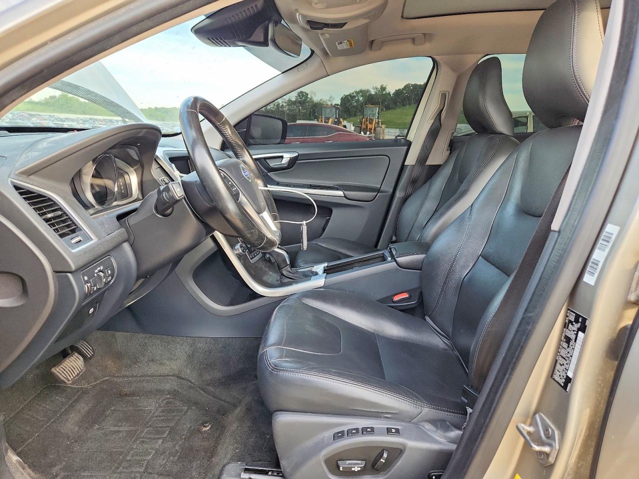 2016 VOLVO XC60