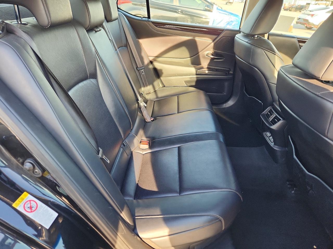 2019 LEXUS ES 300H