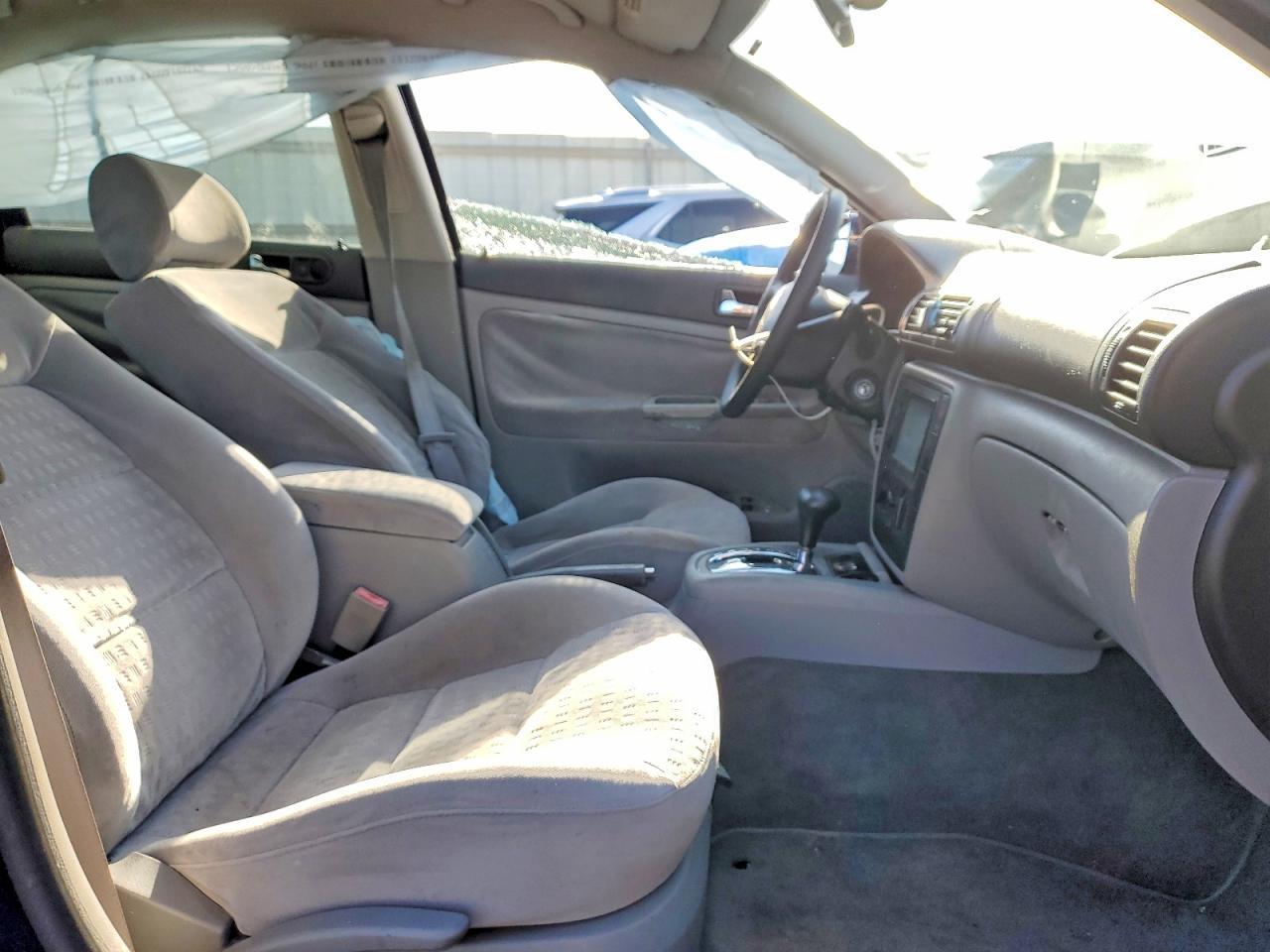 2002 VOLKSWAGEN Passat